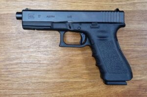 USED AS NEW GLOCK 17A 9MM FULL SIZE 10 SHOT 127 MM 2MAGS CONSIGNMENT